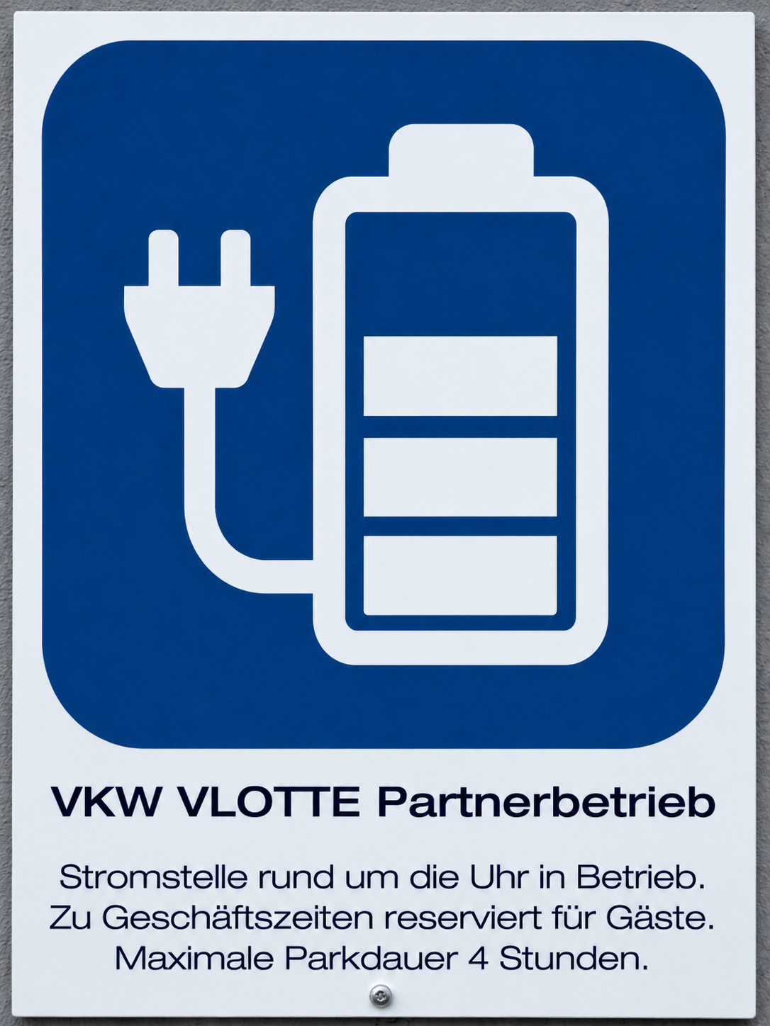 Signage for the EV charging station at Hotel Mohren in Rankweil with information on a maximum parking duration of four hours